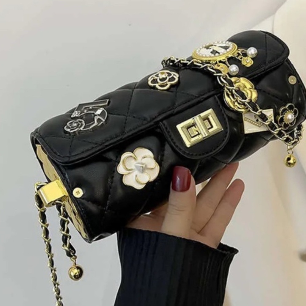 NEW $88 Camilla Number 5 Quilted Chain Shoulder Charm Vegan Leather Bag - Picture 2 of 5